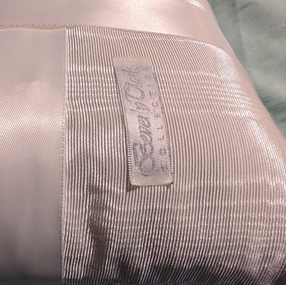 Beverly Clark collection ring bearer pillow - Picture 3 of 4